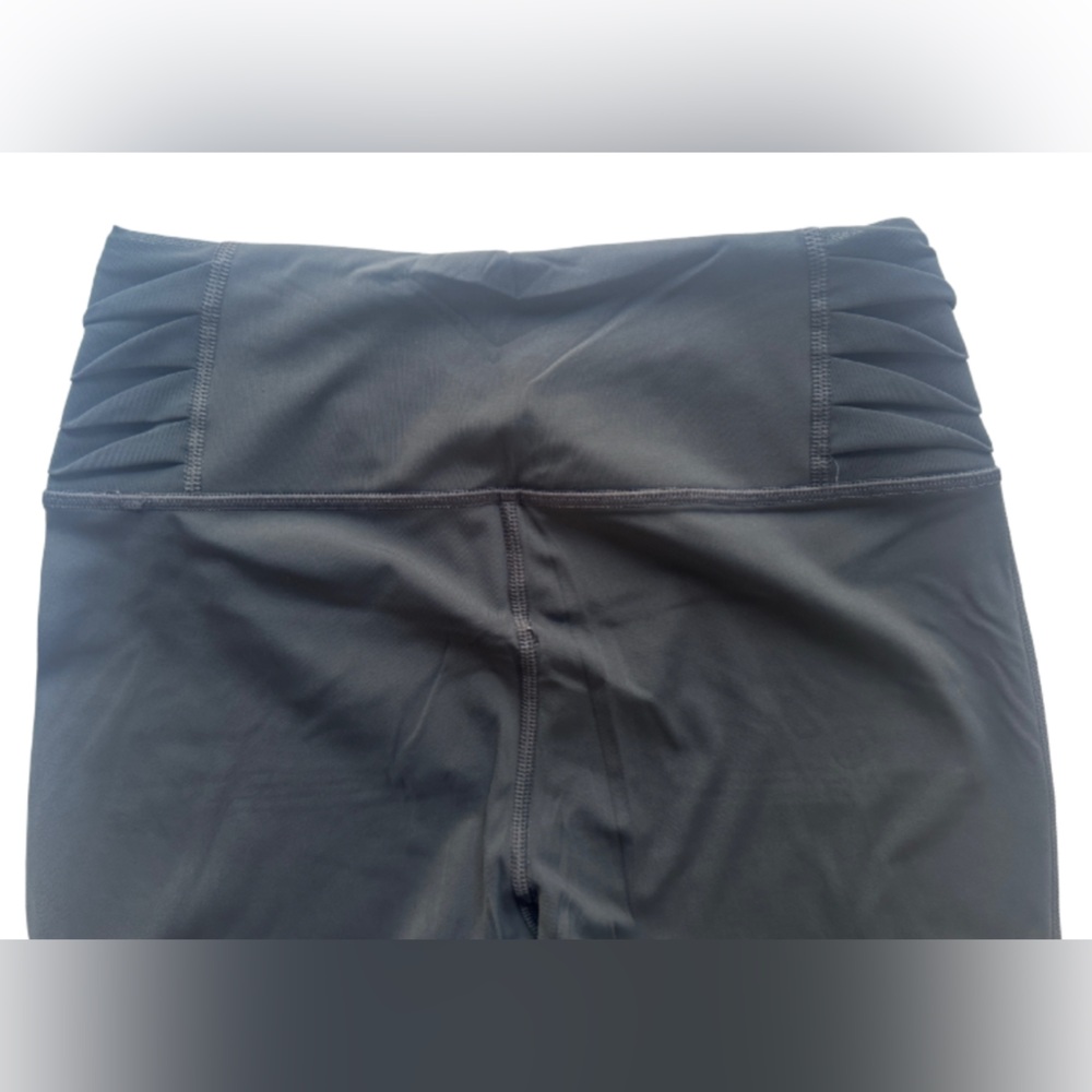 Victoria Sport Total Knockout Tight Leggings - Picture 4 of 7